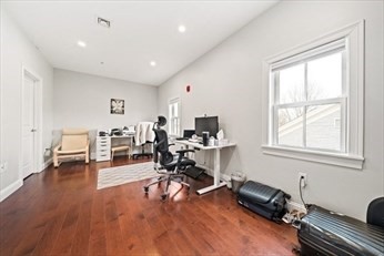 4 bed, 4+ bath apartment for rent at 1701 Masschusetts, Baldwin — photo 15 of 18