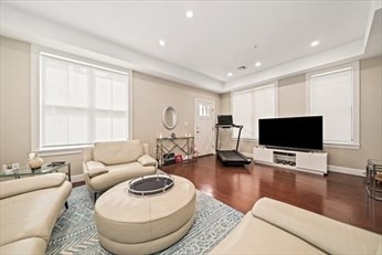 4 bed, 4+ bath apartment for rent at 1701 Masschusetts, Baldwin — photo 7 of 18