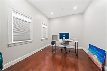4 bed, 4+ bath apartment for rent at 1701 Masschusetts, Baldwin — photo 14 of 18