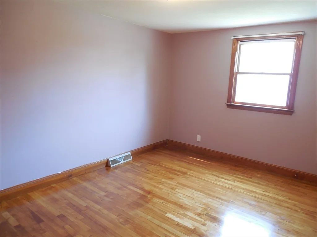 3 bed, 1 bath apartment for rent at 1701 Trapelo Rd Unit 1, Waltham — photo 8 of 18
