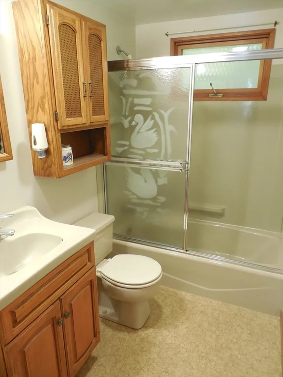 3 bed, 1 bath apartment for rent at 1701 Trapelo Rd Unit 1, Waltham — photo 14 of 18
