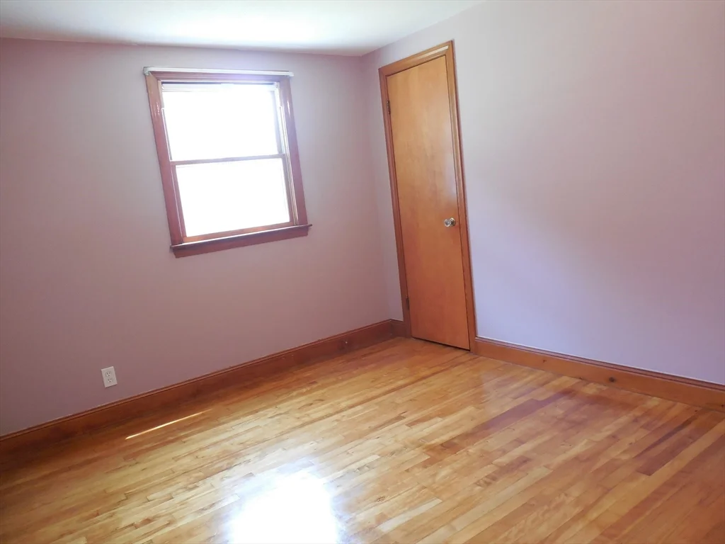 3 bed, 1 bath apartment for rent at 1701 Trapelo Rd Unit 1, Waltham — photo 9 of 18