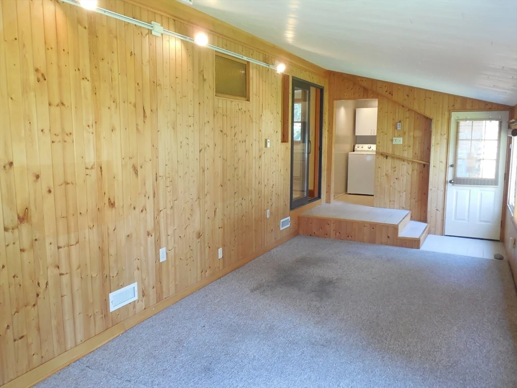 3 bed, 1 bath apartment for rent at 1701 Trapelo Rd Unit 1, Waltham — photo 12 of 18