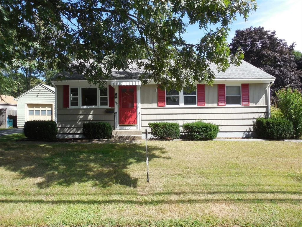 3 bed, 1 bath apartment for rent at 1701 Trapelo Rd Unit 1, Waltham — photo 1 of 18