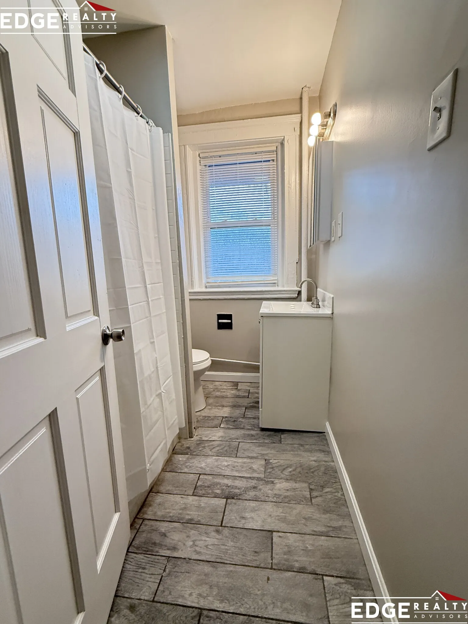 4 bed, 1.5 bath apartment for rent at 1705 Commonwealth Ave Unit 2, Brighton — photo 5 of 10