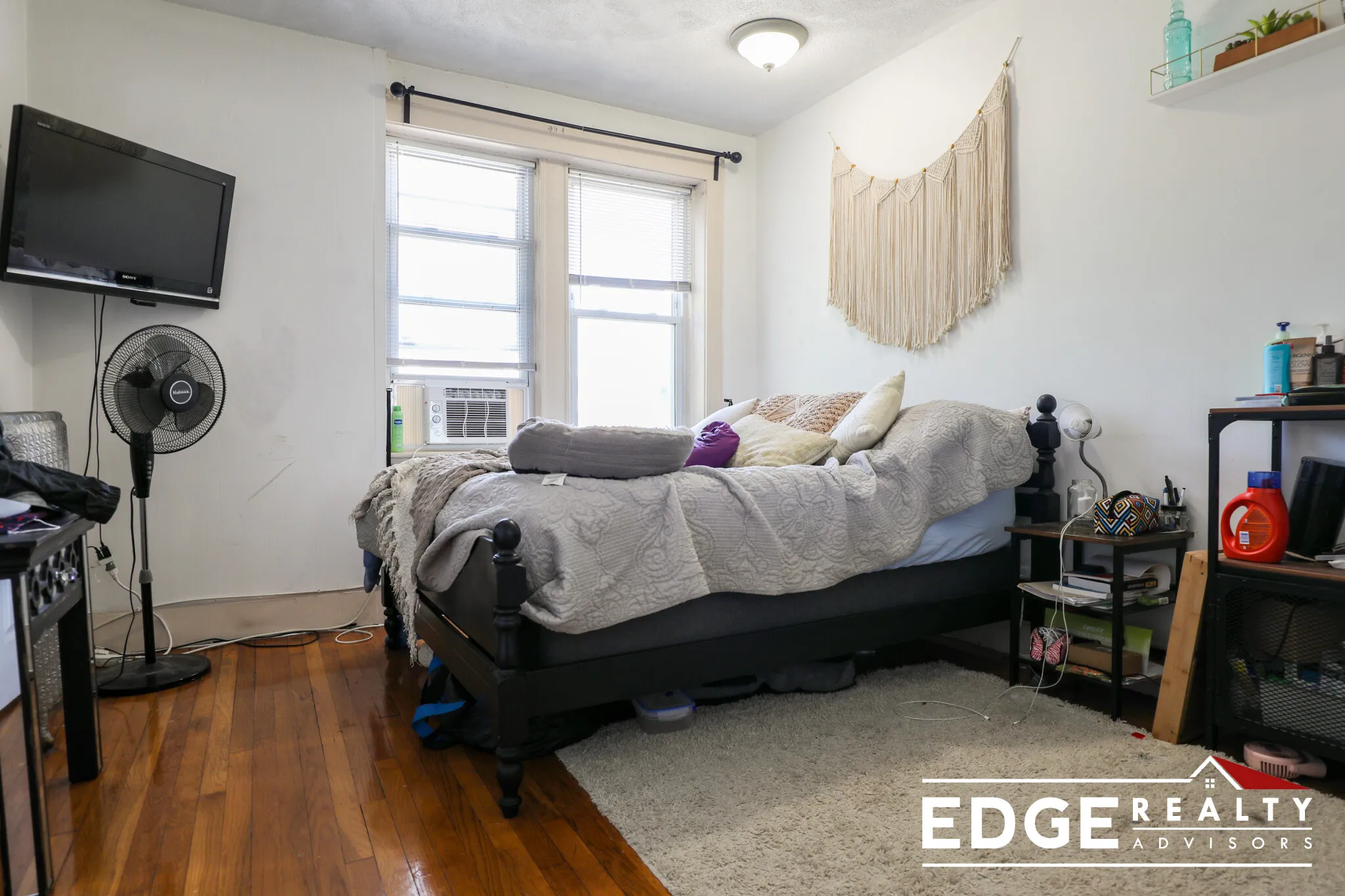 4 bed, 1.5 bath apartment for rent at 1705 Commonwealth Ave Unit 5, Brighton — photo 7 of 11