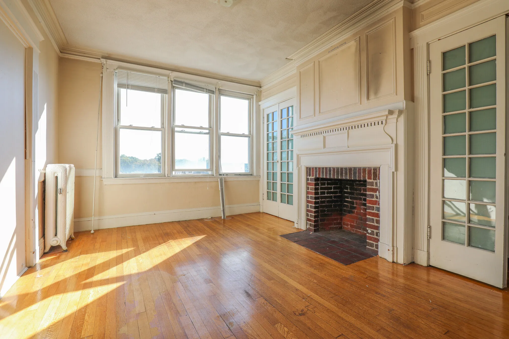 4 bed, 1.5 bath apartment for rent at 1705 Commonwealth Ave Unit 6, Brighton — photo 4 of 11
