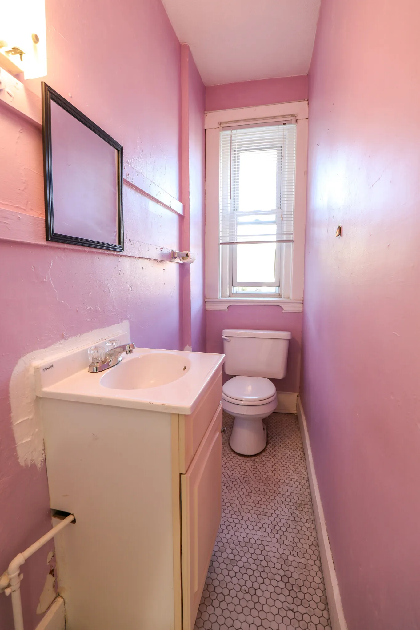 4 bed, 1.5 bath apartment for rent at 1705 Commonwealth Ave Unit 6, Brighton — photo 10 of 11