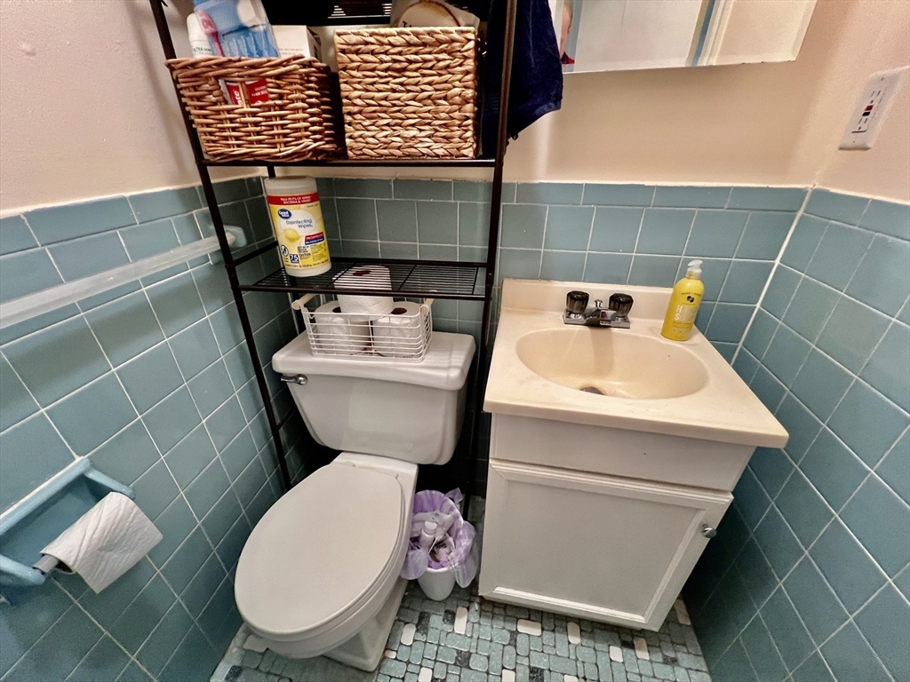 3 bed, 1 bath apartment for rent at 1706 Commonwealth Ave Unit 1, Brighton — photo 9 of 9