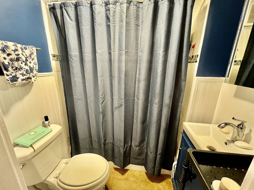 3 bed, 1 bath apartment for rent at 1706 Commonwealth Ave Unit 1, Brighton — photo 8 of 9