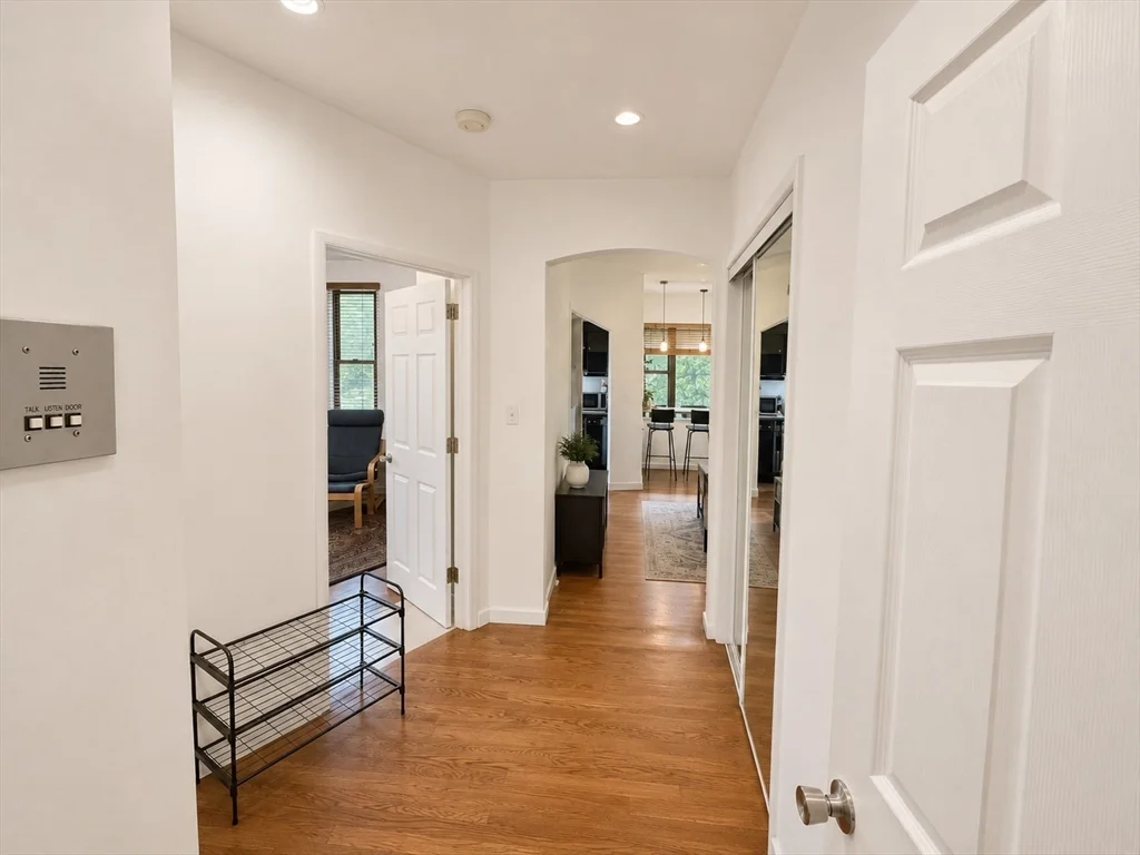 1 bed, 1 bath apartment for rent at 1706 Commonwealth Ave Unit 11, Brighton — photo 6 of 11