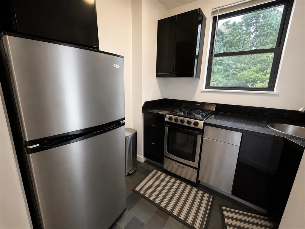 1 bed, 1 bath apartment for rent at 1706 Commonwealth Ave Unit 11, Brighton — photo 4 of 11