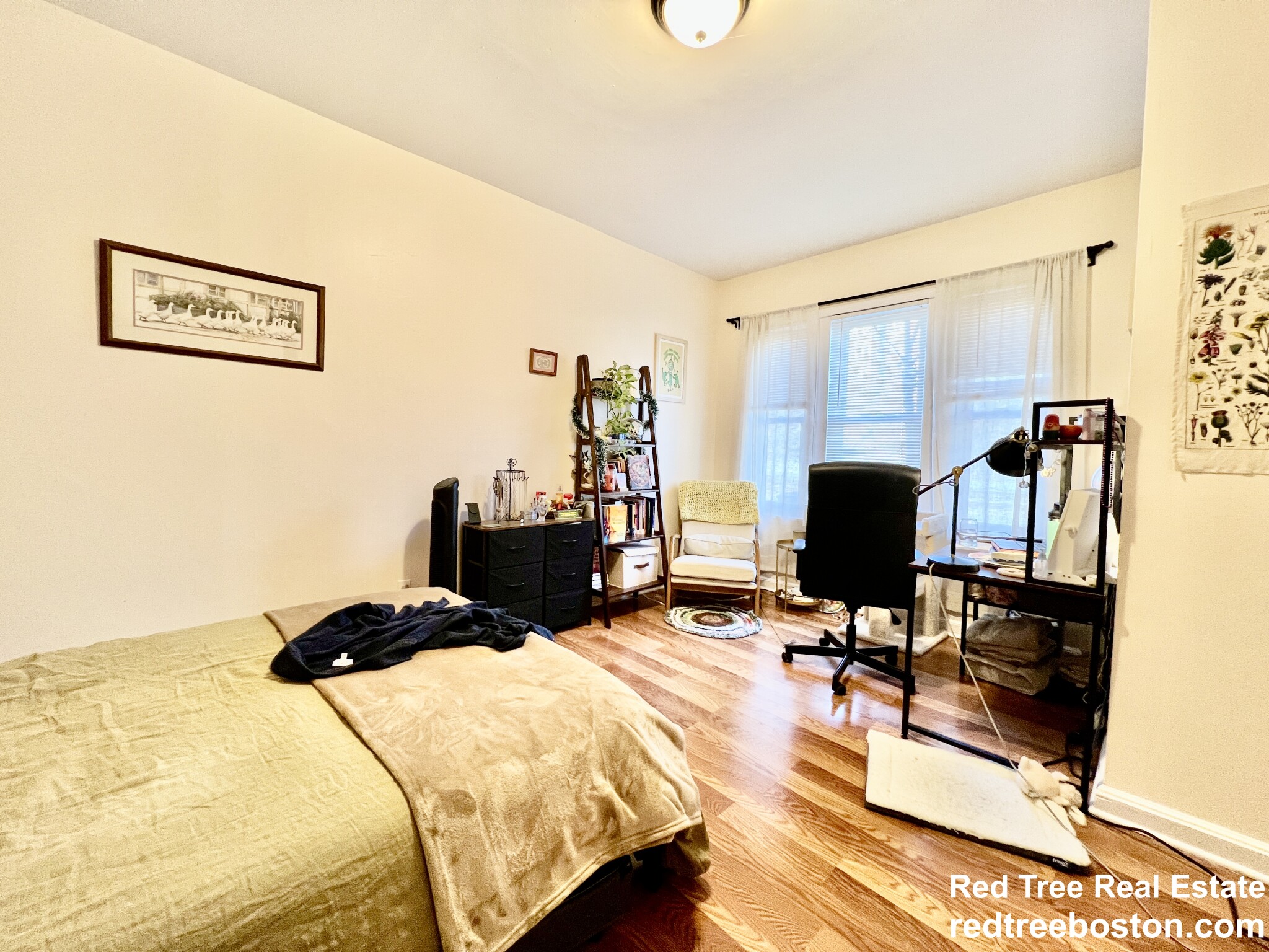 3 bed, 1.5 bath apartment for rent at 1706 Commonwealth Ave Unit 14, Brighton — photo 5 of 9