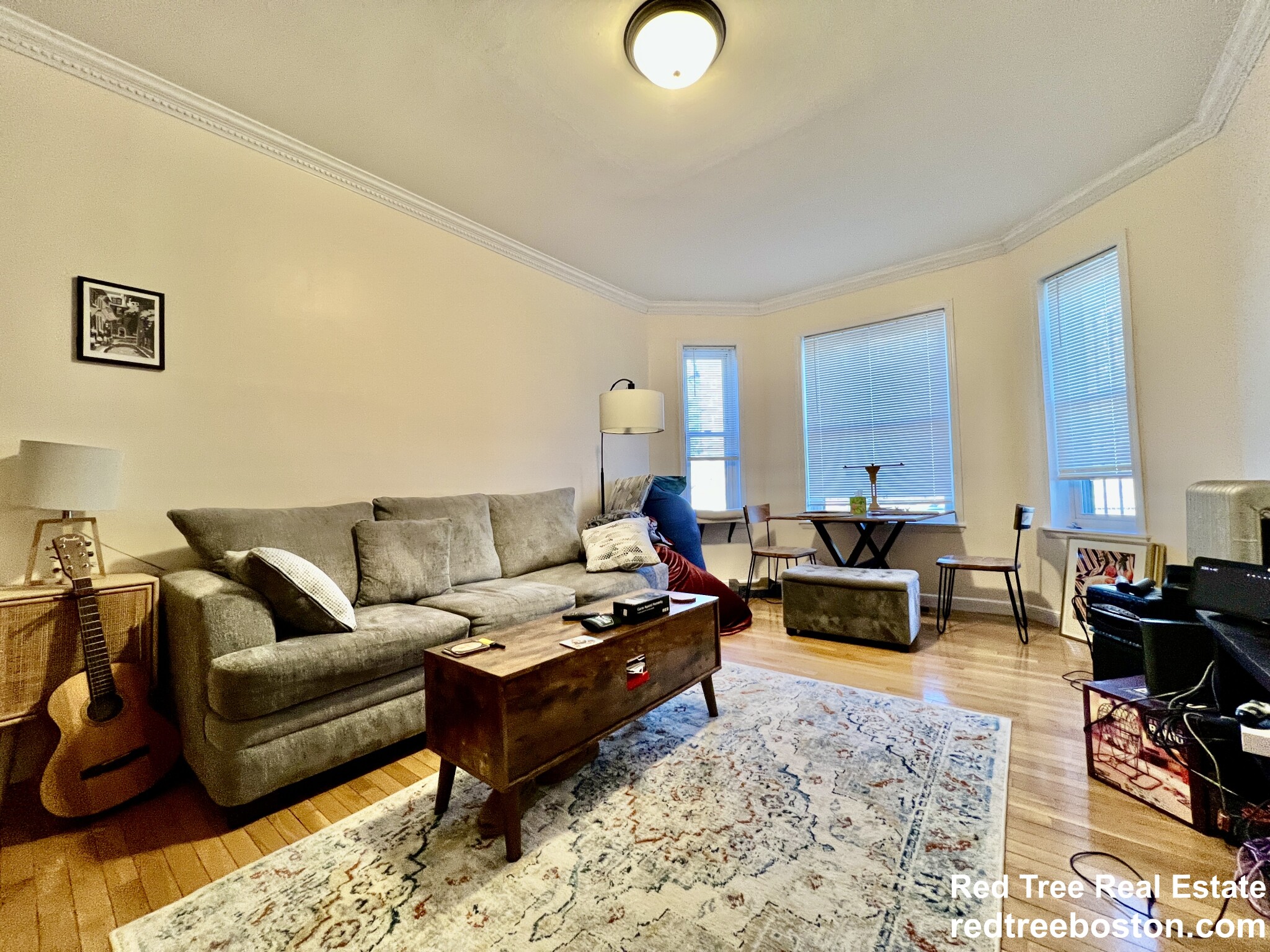 3 bed, 1.5 bath apartment for rent at 1706 Commonwealth Ave Unit 14, Brighton — photo 2 of 9