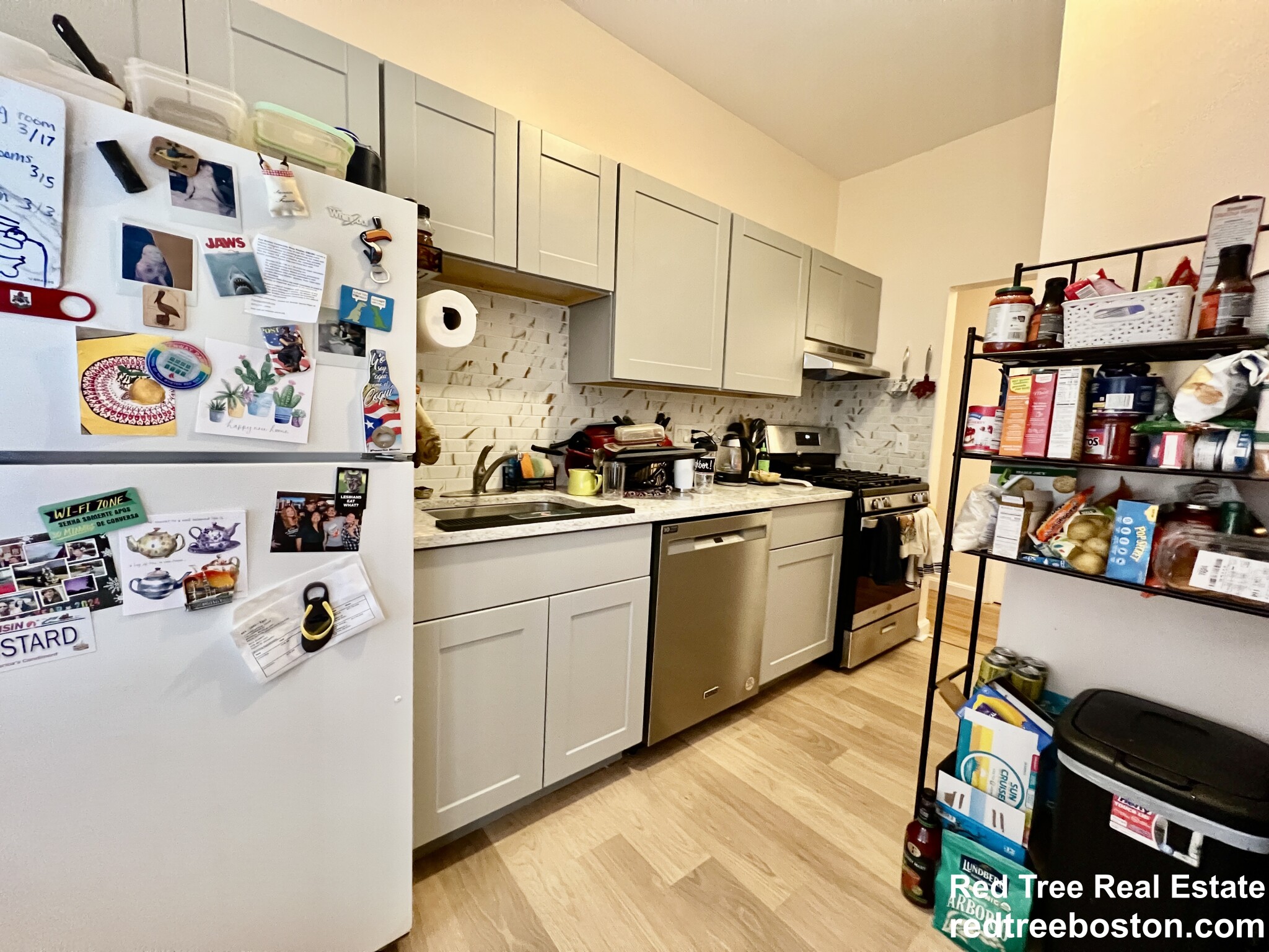 3 bed, 1.5 bath apartment for rent at 1706 Commonwealth Ave Unit 14, Brighton — photo 3 of 9