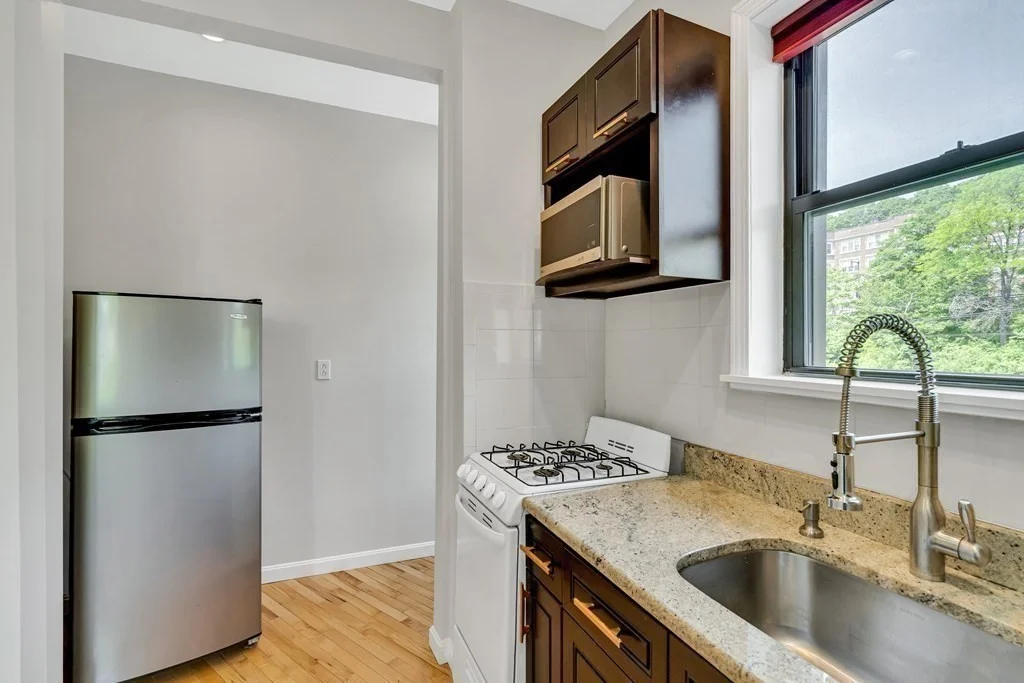 2 bed, 1 bath apartment for rent at 1706 Commonwealth Ave Unit 21, Brighton — photo 9 of 14