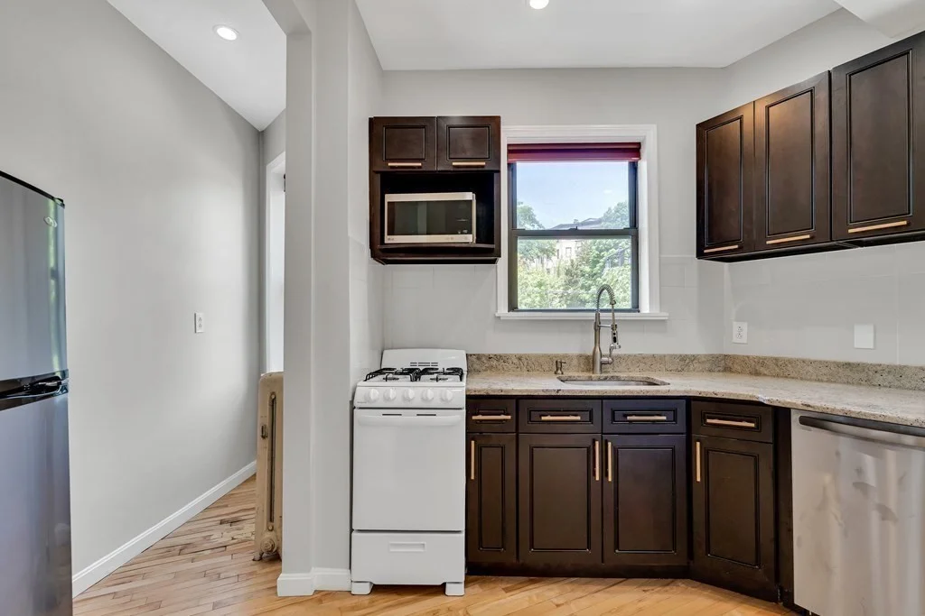 2 bed, 1 bath apartment for rent at 1706 Commonwealth Ave Unit 21, Brighton — photo 7 of 14