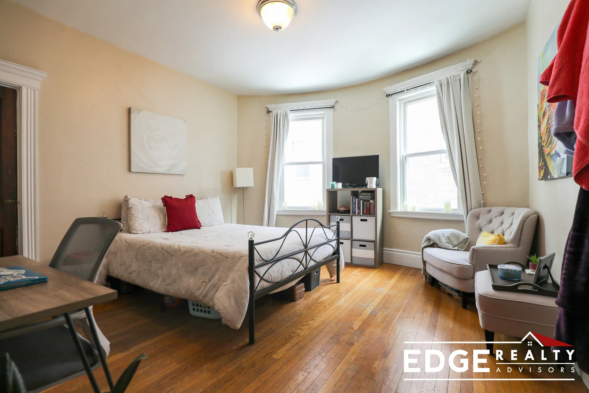 4 bed, 1.5 bath apartment for rent at 1709 Commonwealth Ave Unit 2, Brighton — photo 7 of 12