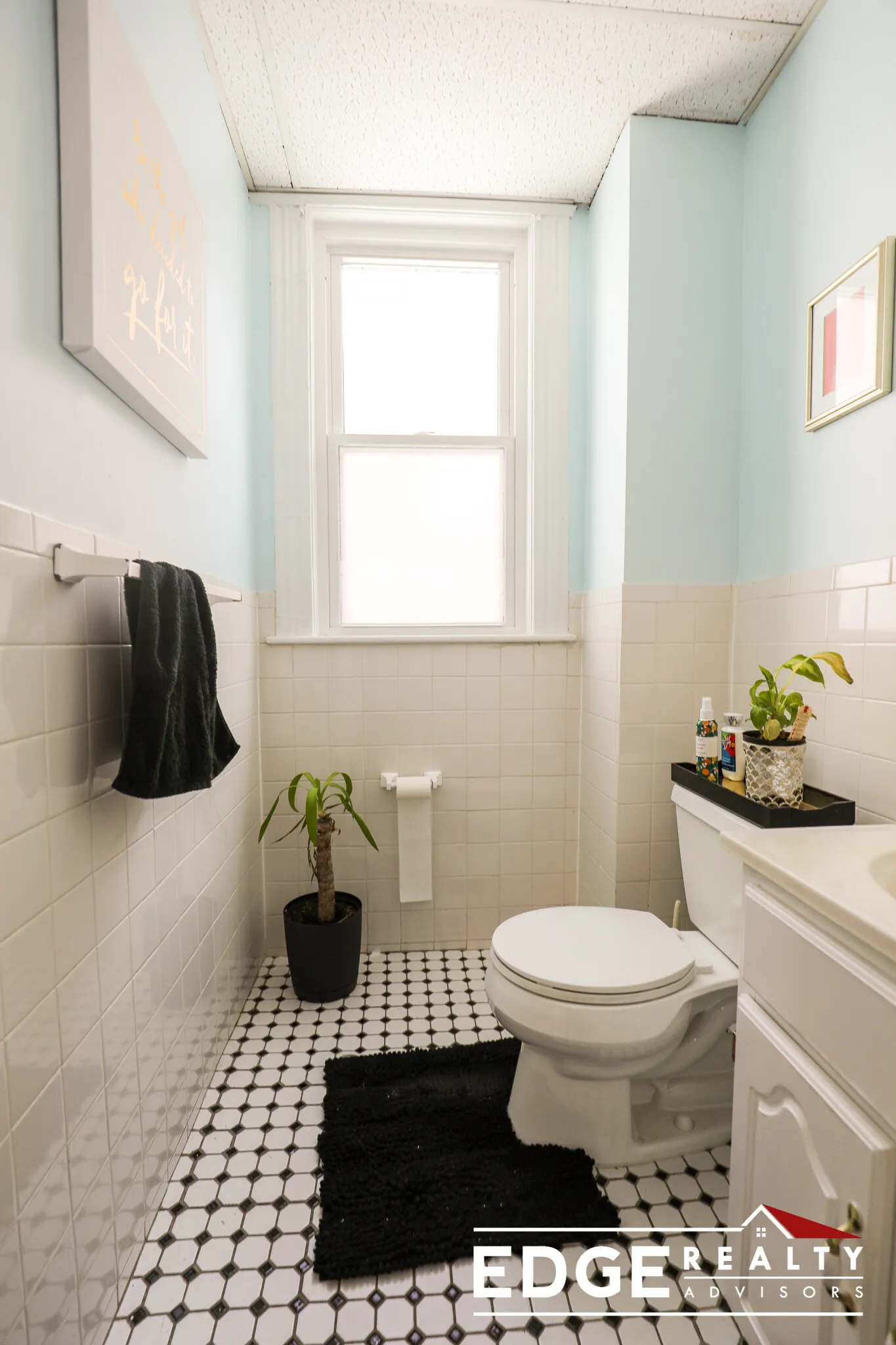 4 bed, 1.5 bath apartment for rent at 1709 Commonwealth Ave Unit 2, Brighton — photo 9 of 12