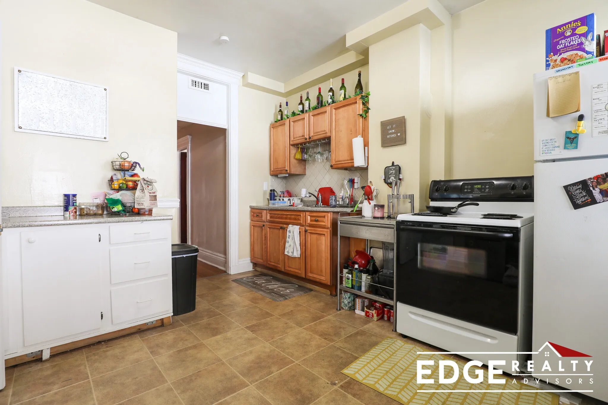 4 bed, 1.5 bath apartment for rent at 1709 Commonwealth Ave Unit 2, Brighton — photo 4 of 12