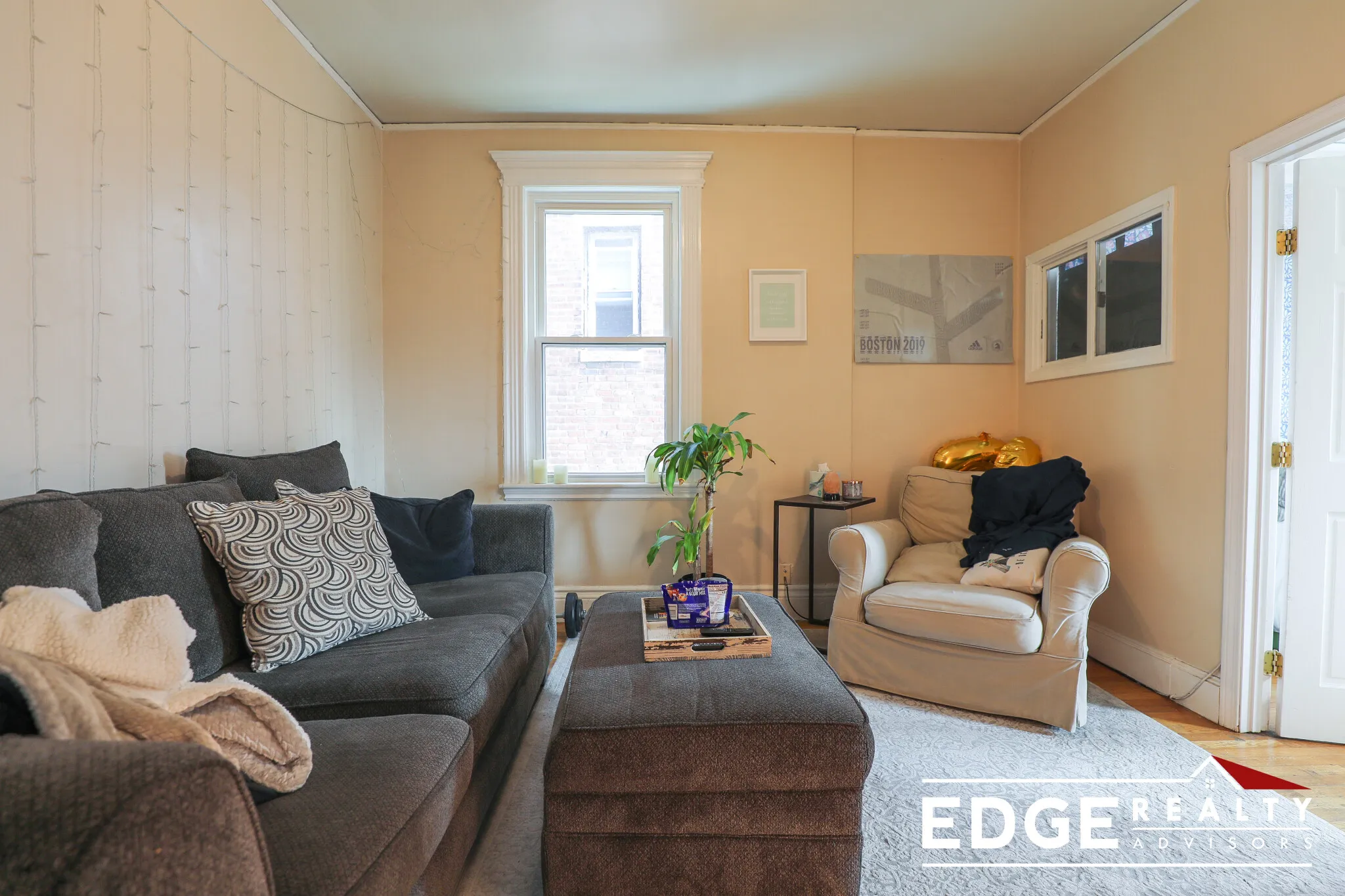 4 bed, 1.5 bath apartment for rent at 1709 Commonwealth Ave Unit 2, Brighton — photo 2 of 12