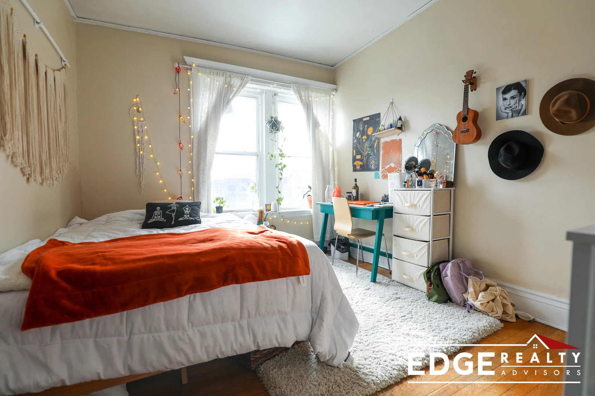 4 bed, 1.5 bath apartment for rent at 1709 Commonwealth Ave Unit 2, Brighton — photo 8 of 12