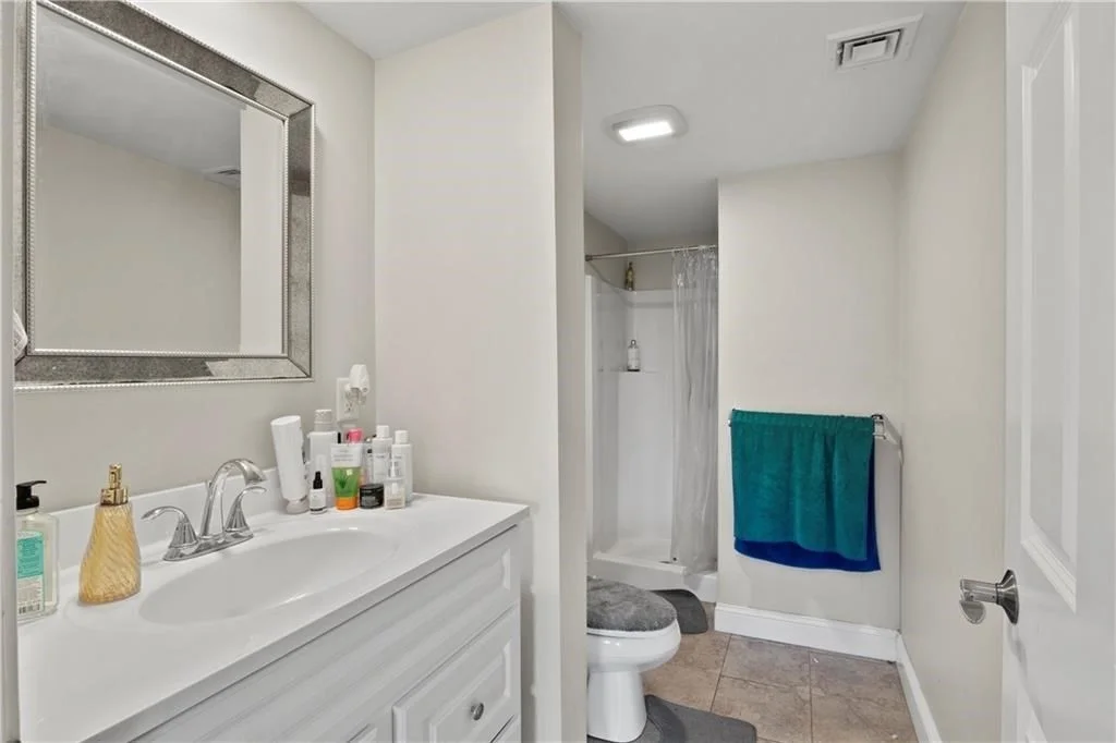 4 bed, 2 bath apartment for rent at 171-173 Prospect St Unit 1, Providence — photo 13 of 17
