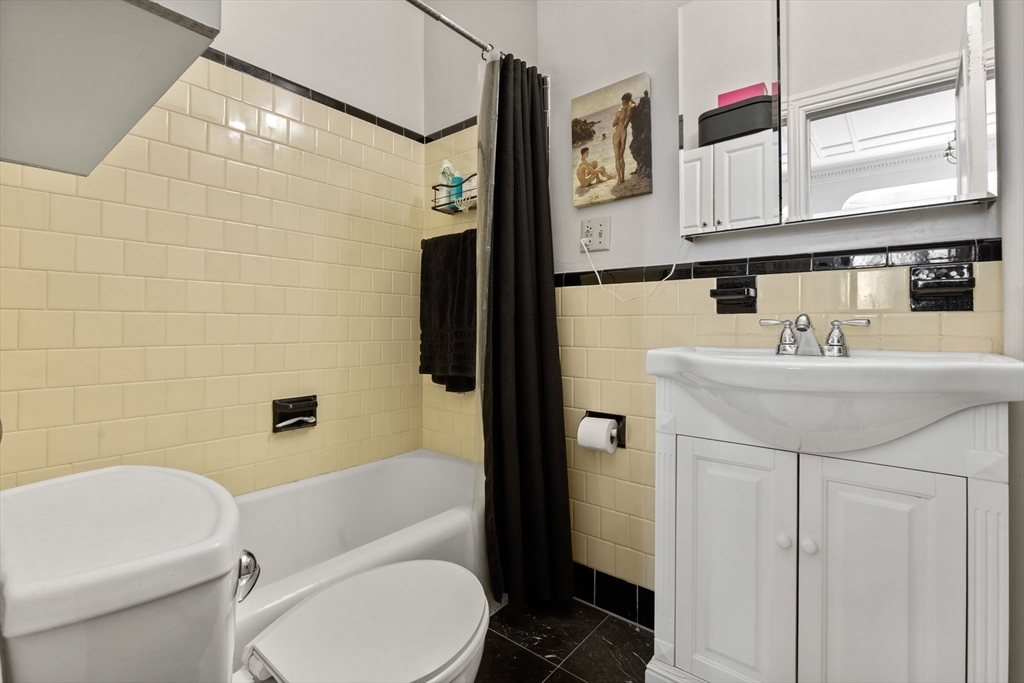 Studio bed, 1 bath apartment for rent at 171 Beacon St Unit 2R, Back Bay — photo 12 of 14