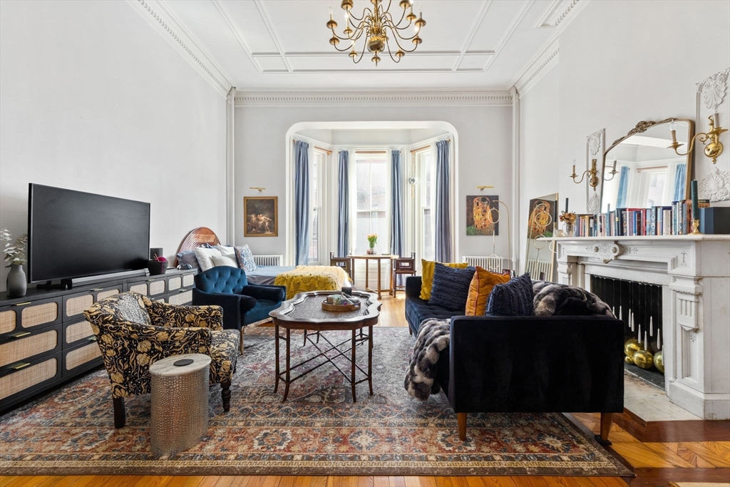 Studio bed, 1 bath apartment for rent at 171 Beacon St Unit 2R, Back Bay