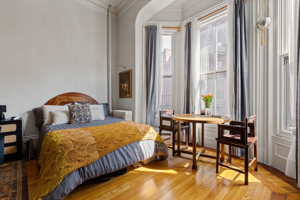 Studio bed, 1 bath apartment for rent at 171 Beacon St Unit 2R, Back Bay — photo 4 of 14
