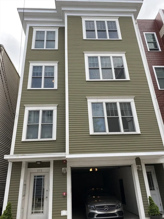 2 bed, 2 bath apartment for rent at 171 Bowen St Unit 2, South Boston — photo 13 of 15
