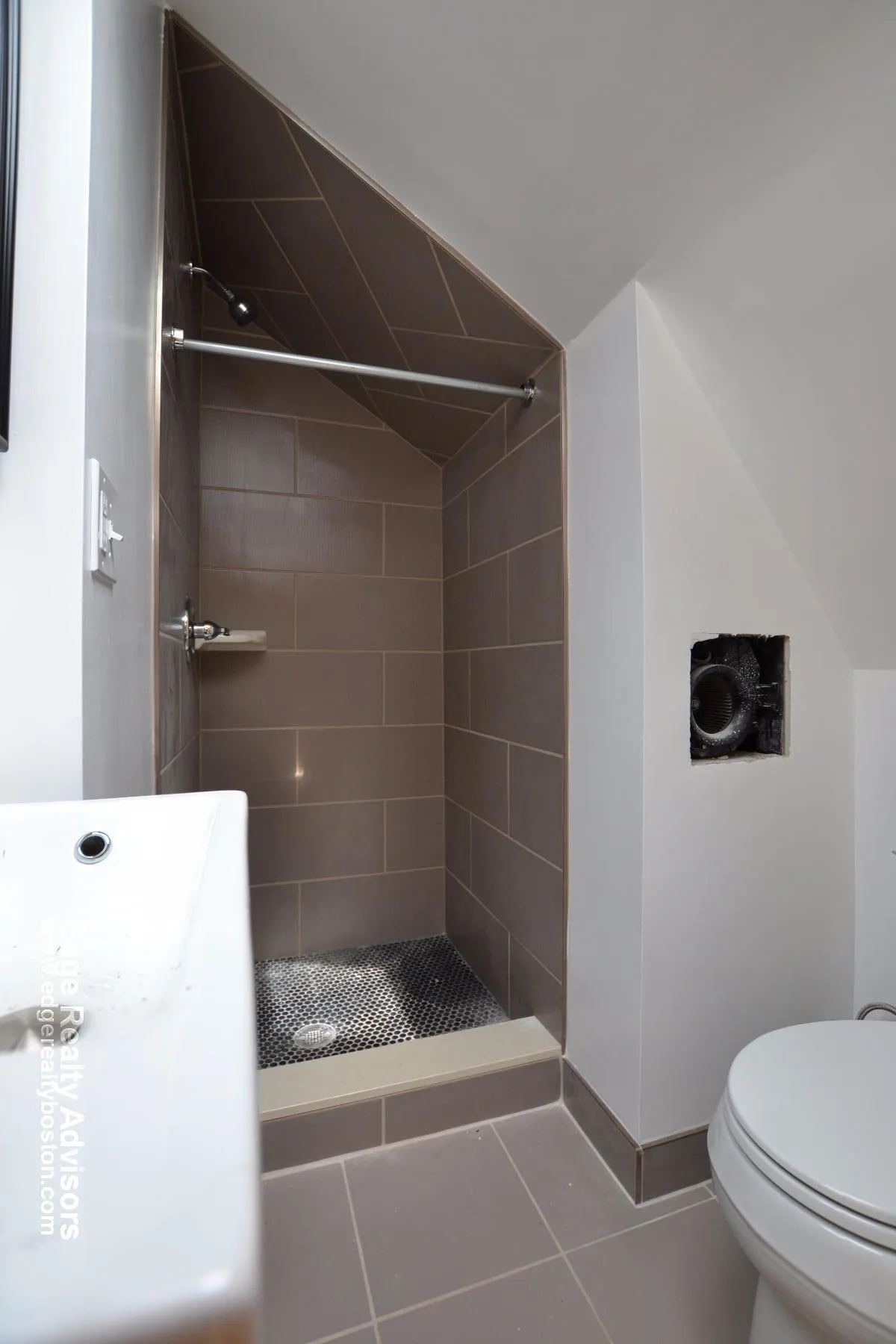 3 bed, 2 bath apartment for rent at 171 Cambridge St Unit 2, Allston — photo 8 of 15