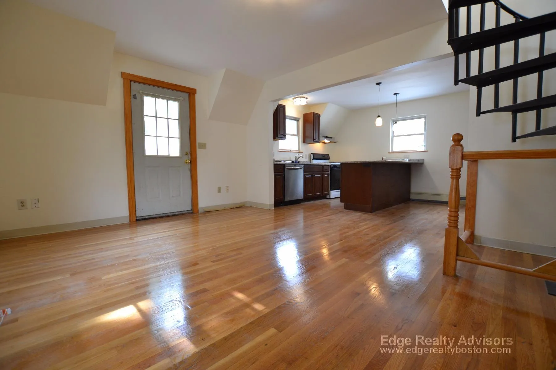 3 bed, 2 bath apartment for rent at 171 Cambridge St Unit 2, Allston — photo 4 of 15