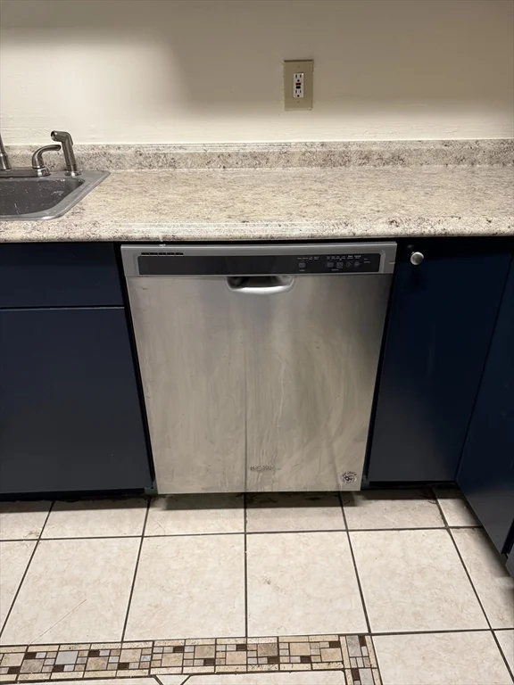 3 bed, 1 bath apartment for rent at 171 Dudley St Unit 2, Roxbury — photo 14 of 18