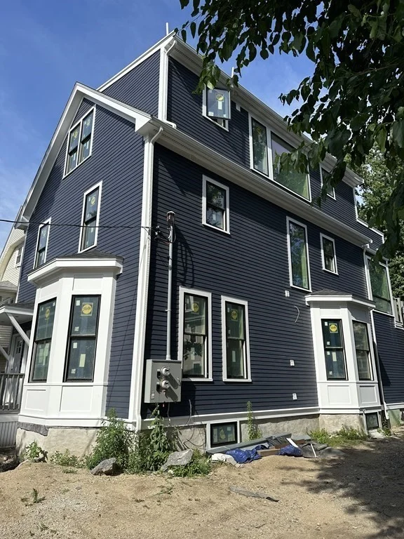 3 bed, 3 bath apartment for rent at 171 Everett St Unit 1, Boston