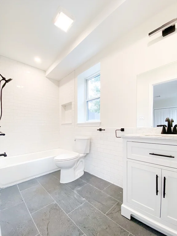 3 bed, 3 bath apartment for rent at 171 Everett St Unit 2, Allston — photo 27 of 30