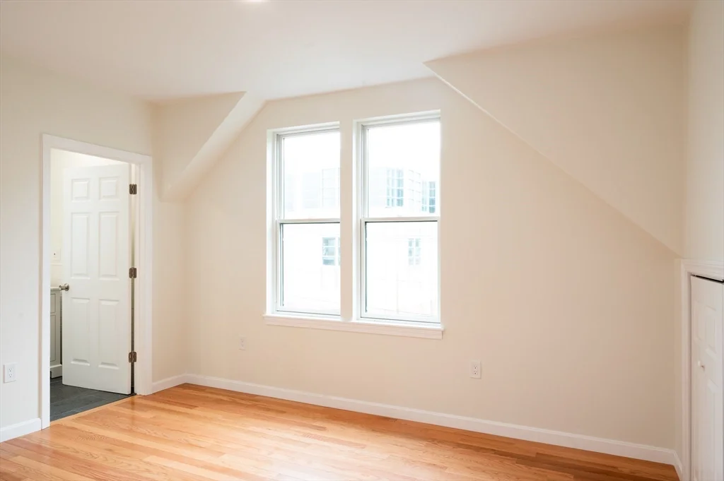 3 bed, 3 bath apartment for rent at 171 Everett St Unit 2, Allston — photo 7 of 30