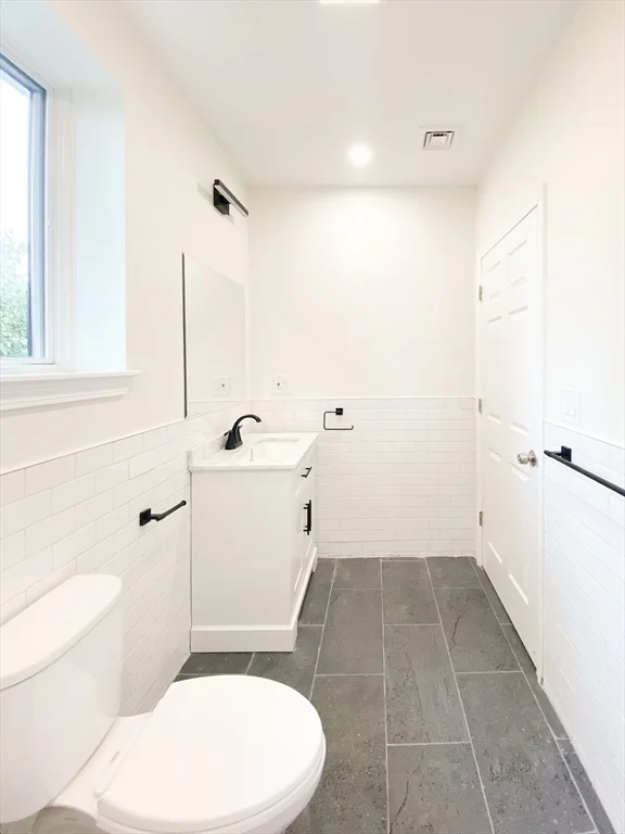 3 bed, 3 bath apartment for rent at 171 Everett St Unit 2, Allston — photo 25 of 30