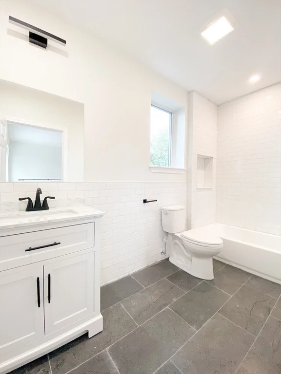 3 bed, 3 bath apartment for rent at 171 Everett St Unit 2, Allston — photo 26 of 30