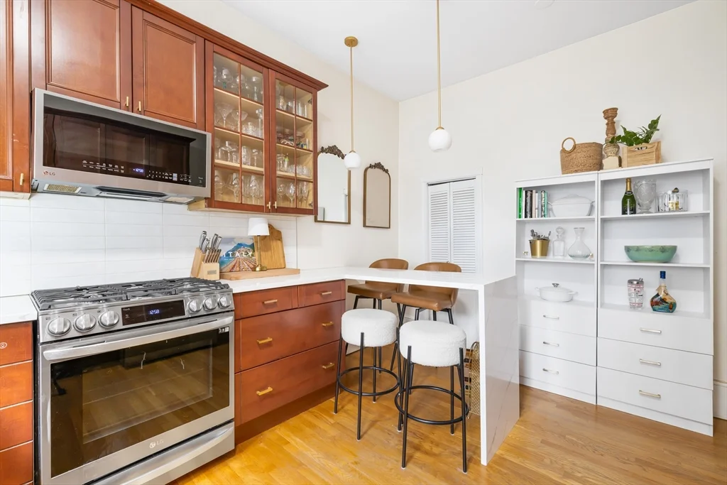 2 bed, 2 bath apartment for rent at 171 H St Unit 1, South Boston — photo 7 of 26