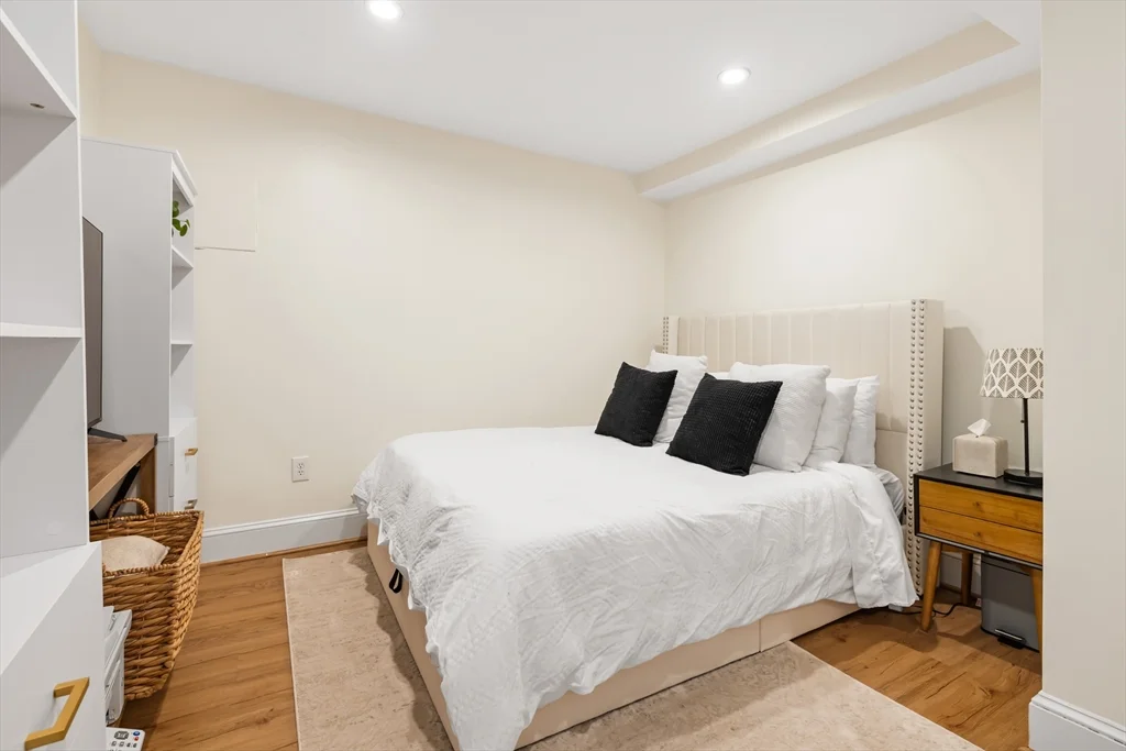 2 bed, 2 bath apartment for rent at 171 H St Unit 1, South Boston — photo 15 of 26