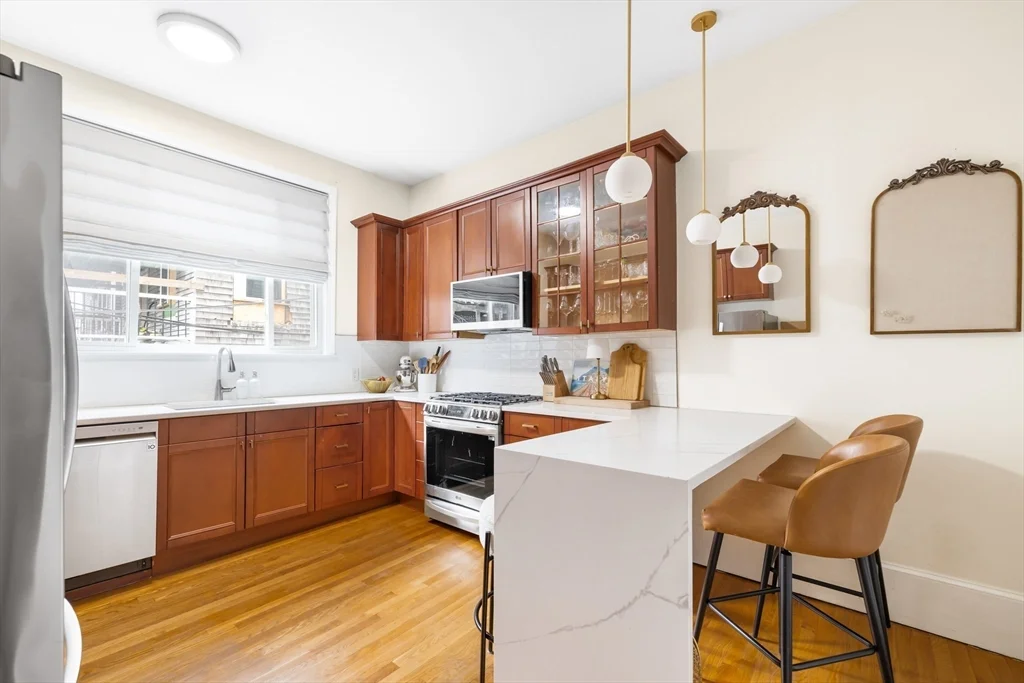 2 bed, 2 bath apartment for rent at 171 H St Unit 1, South Boston — photo 5 of 26