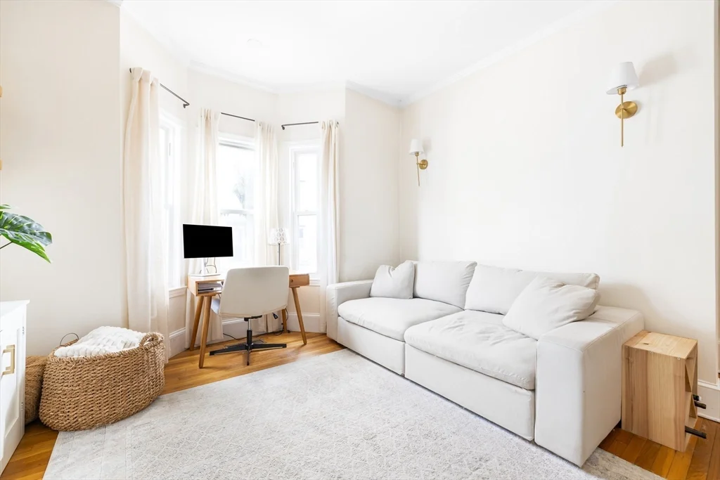 2 bed, 2 bath apartment for rent at 171 H St Unit 1, South Boston — photo 2 of 26