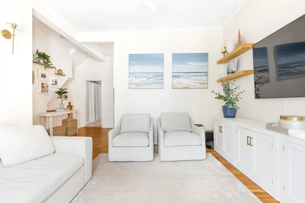 2 bed, 2 bath apartment for rent at 171 H St Unit 1, South Boston — photo 4 of 26