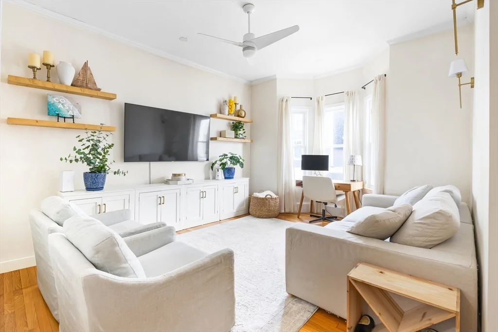 2 bed, 2 bath apartment for rent at 171 H St Unit 1, South Boston