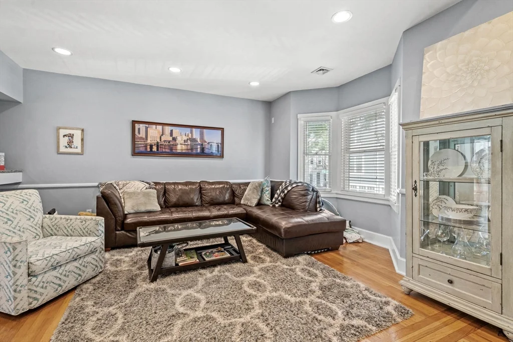2 bed, 2 bath apartment for rent at 171 H St Unit 2, South Boston — photo 6 of 17