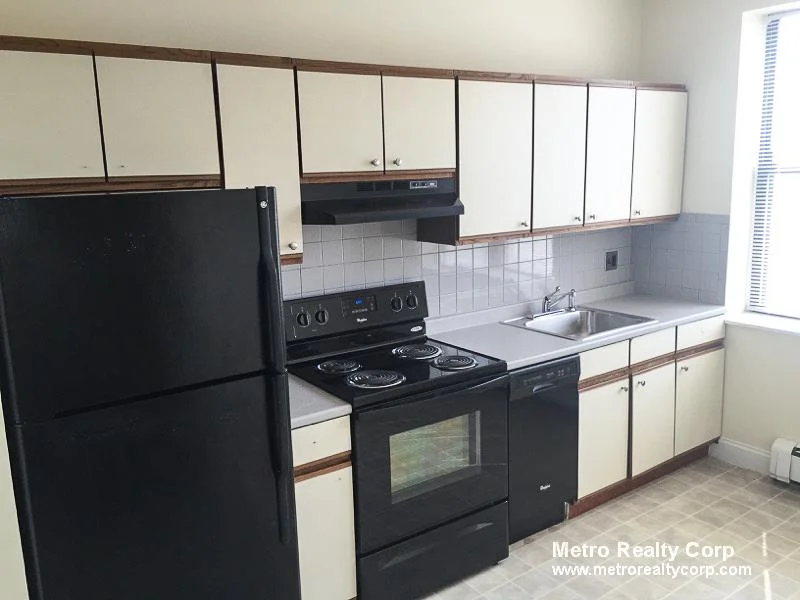 2 bed, 1 bath apartment for rent at 171 Harvard St Unit 7, Coolidge Corner — photo 6 of 24