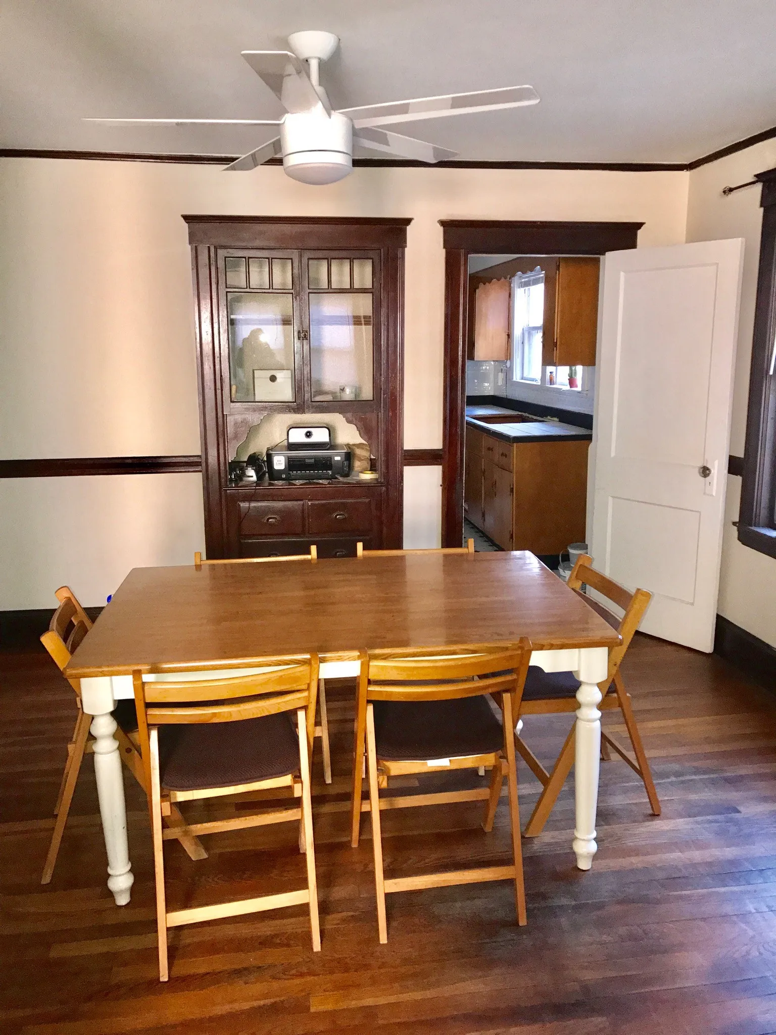 3 bed, 1 bath apartment for rent at 171 Hillside St Unit 1, Mission Hill — photo 3 of 12