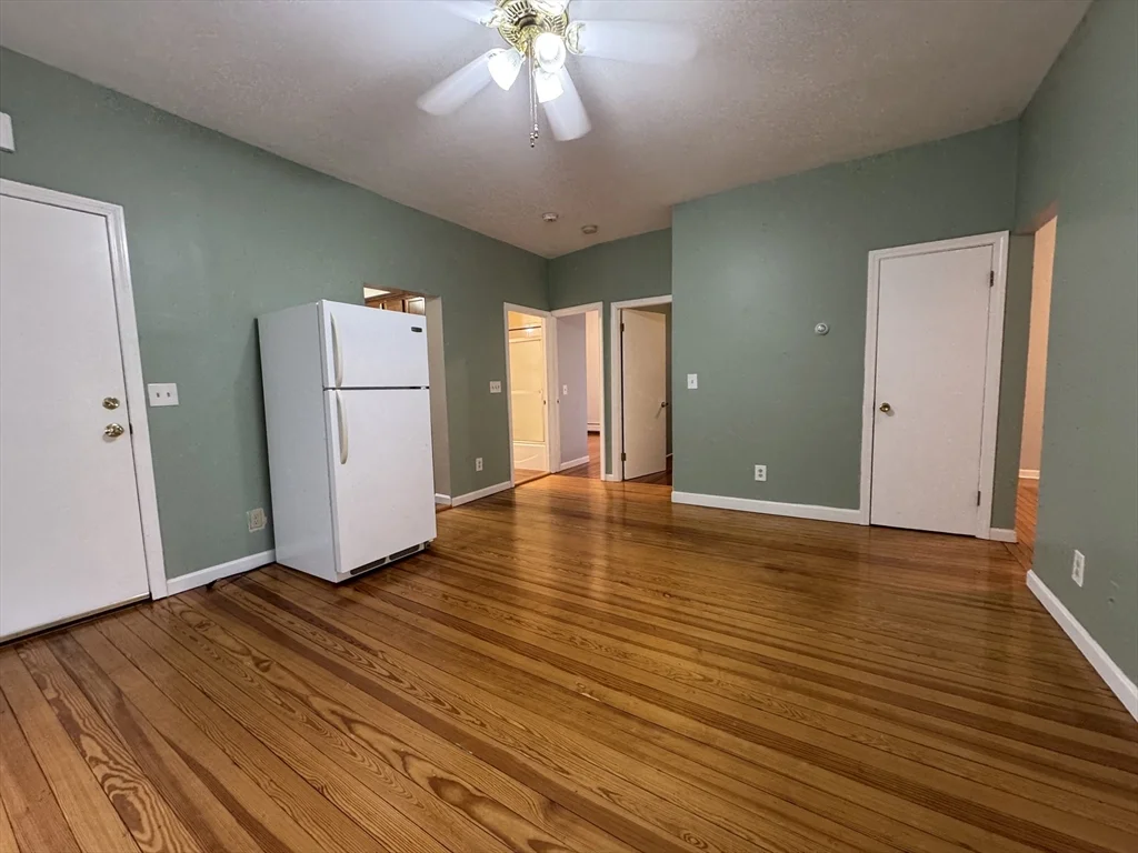 3 bed, 1 bath apartment for rent at 171 Hunter St Unit 2, Fall River — photo 4 of 11