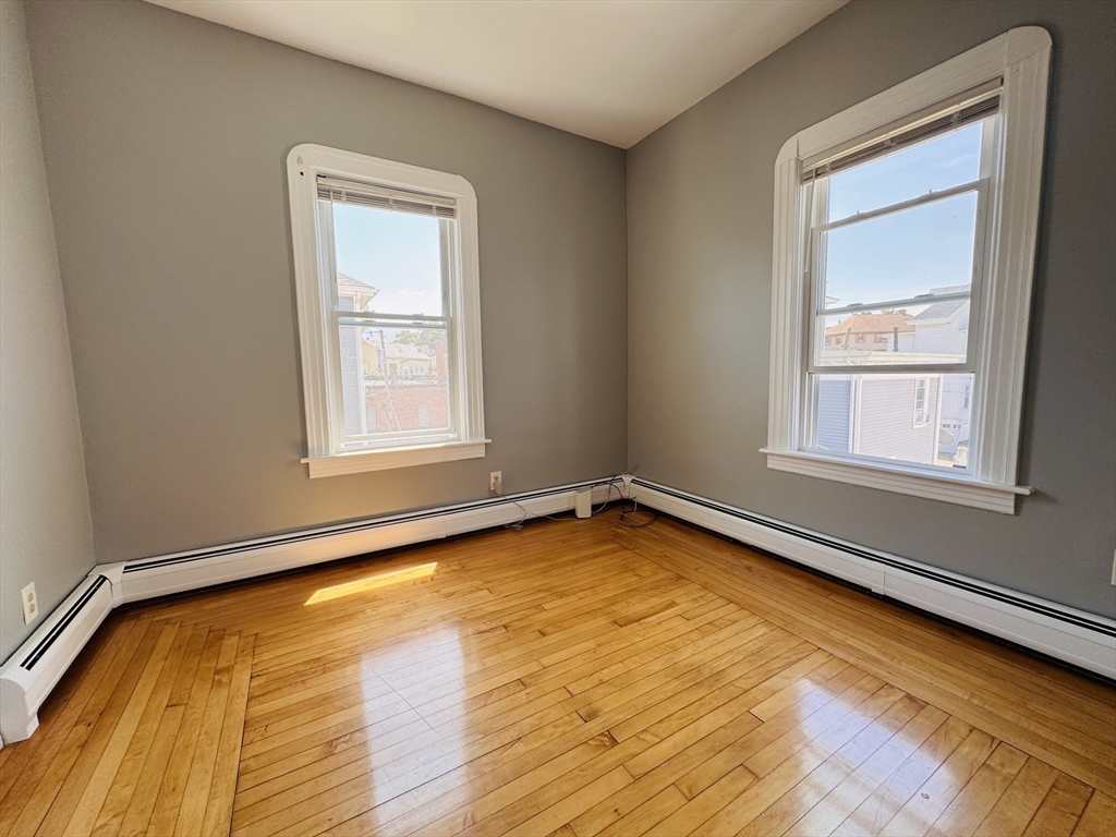 3 bed, 1 bath apartment for rent at 171 Hunter St Unit 3, Fall River — photo 16 of 24